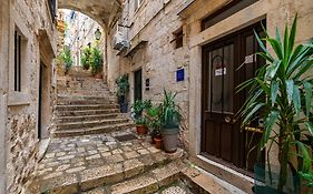 Apartman Neve
